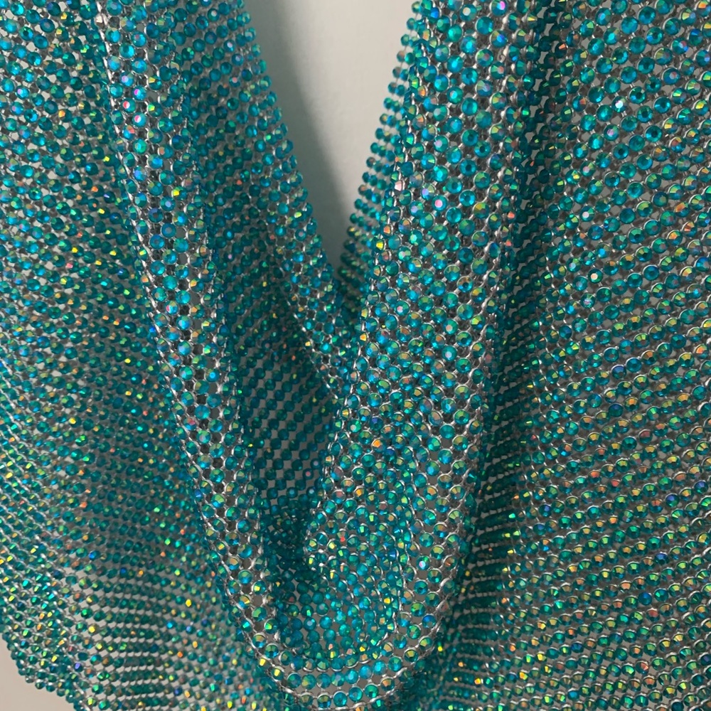 Turquoise Drape Chain Top - Picture 4 of 6